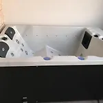 Lägenhet Tonkita With Jacuzzi