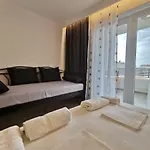 Tonkita With Jacuzzi Lägenhet Makarska