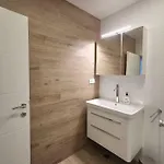 Lägenhet Tonkita With Jacuzzi Makarska