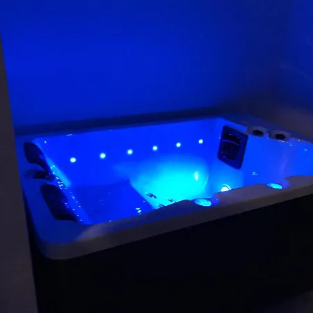 Lägenhet Tonkita With Jacuzzi